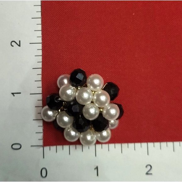 Vintage Black Beads and Faux Pearl Toggle Necklace Earrings Set - Picture 9 of 11